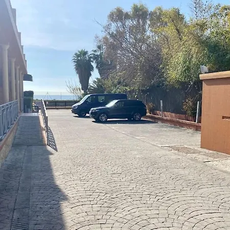 Exclusive Beachfront Penthouse Almayate Alto