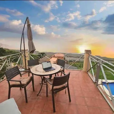 Exclusive Beachfront Penthouse Almayate Alto